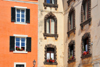 Sassari / Tàthari, Sassari province, Sardinia / Sardegna / Sardigna: windows of palazzo Tola - piazza Tola - Carra Manna - photo by M.Torres