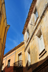 Sassari / Tàthari, Sassari province, Sardinia / Sardegna / Sardigna: narrow street in the old town - photo by M.Torres